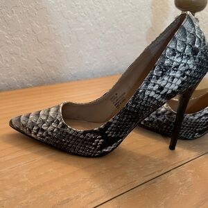 Elegant Snakeskin Patterned Stiletto Heels